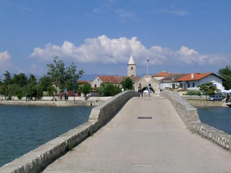 Studio Apartment In Nin With Terrace, Air Conditioning, Wi-Fi