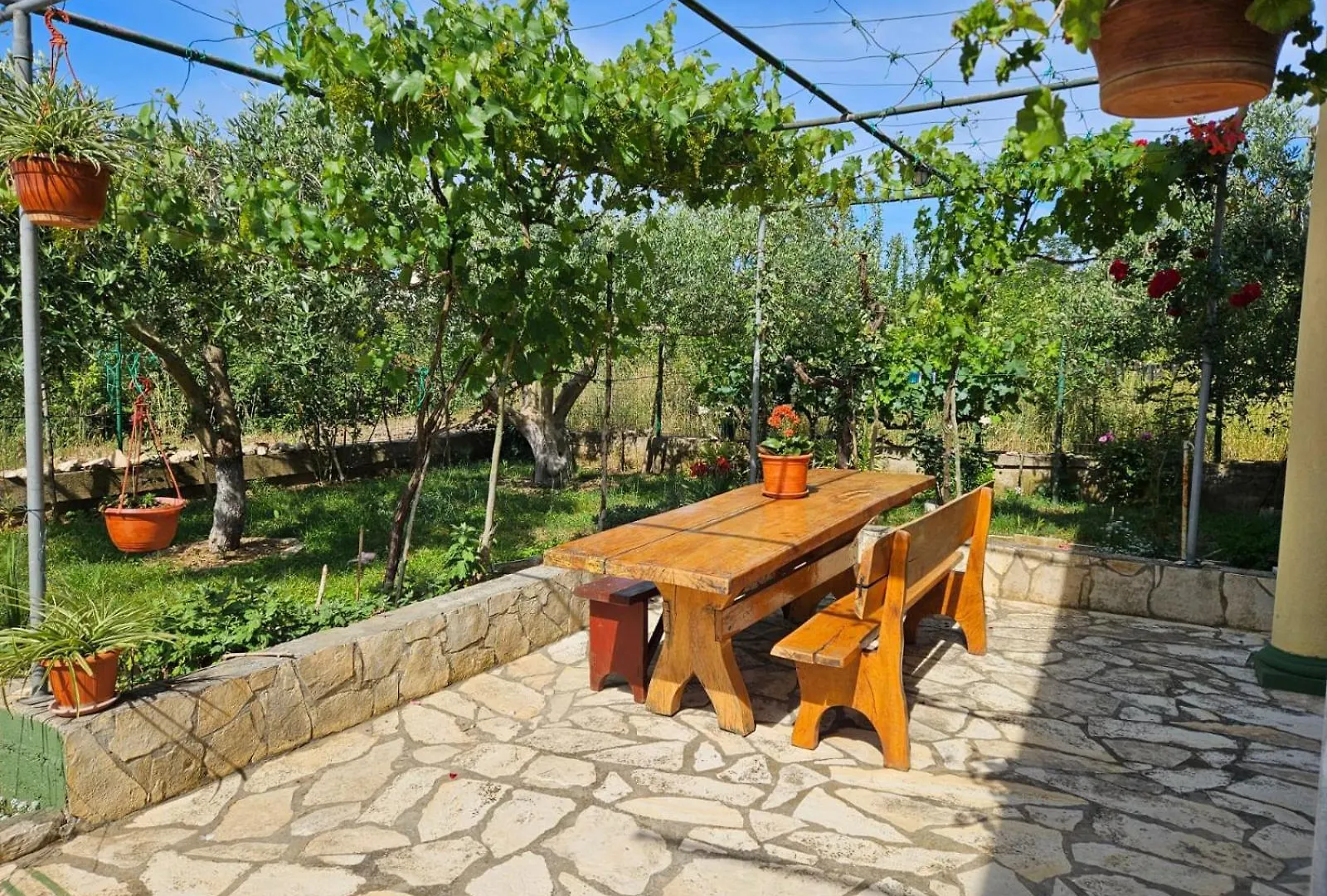 Studio Apartment In Nin With Terrace, Air Conditioning, Wi-Fi