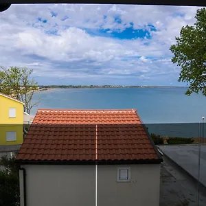 Apartmán Sunshine Bay, Nin